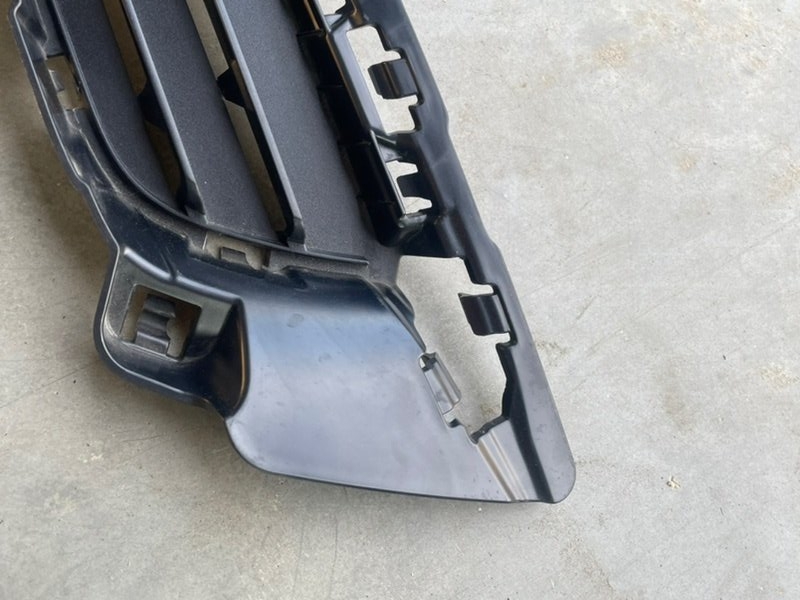 Решетка в бампер правая