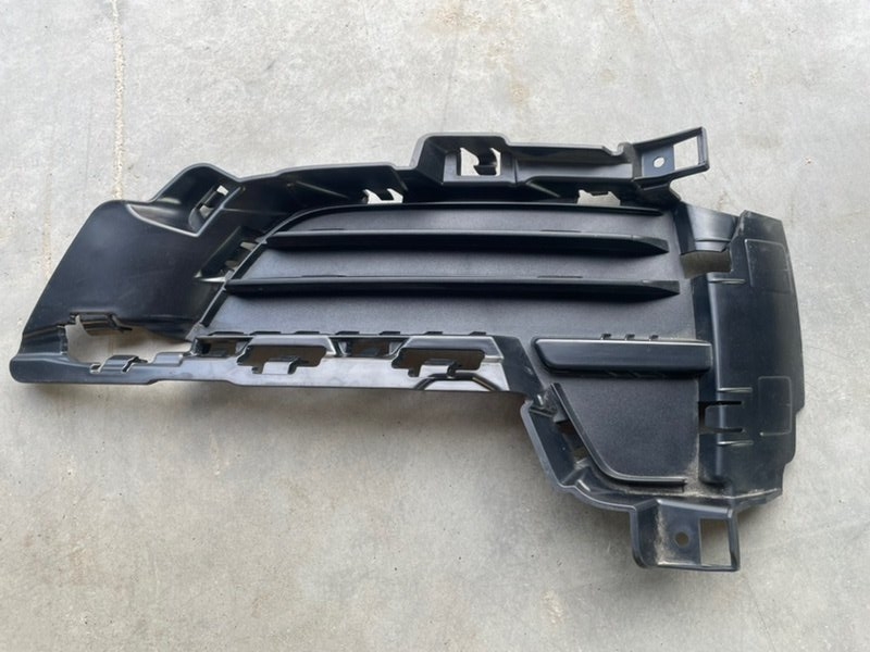 Решетка в бампер правая