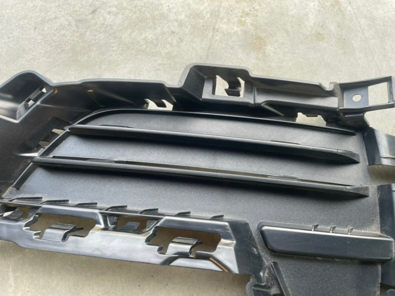 Решетка в бампер правая