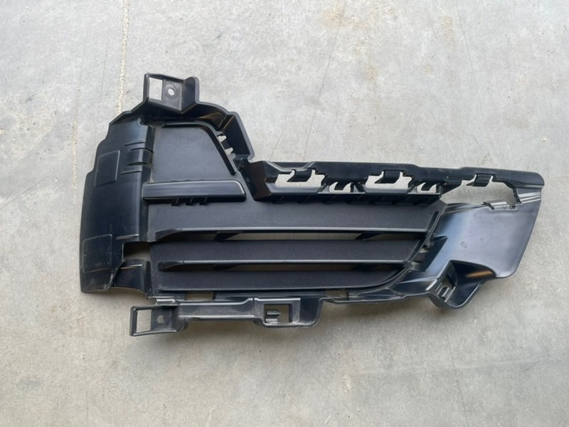 Решетка в бампер правая