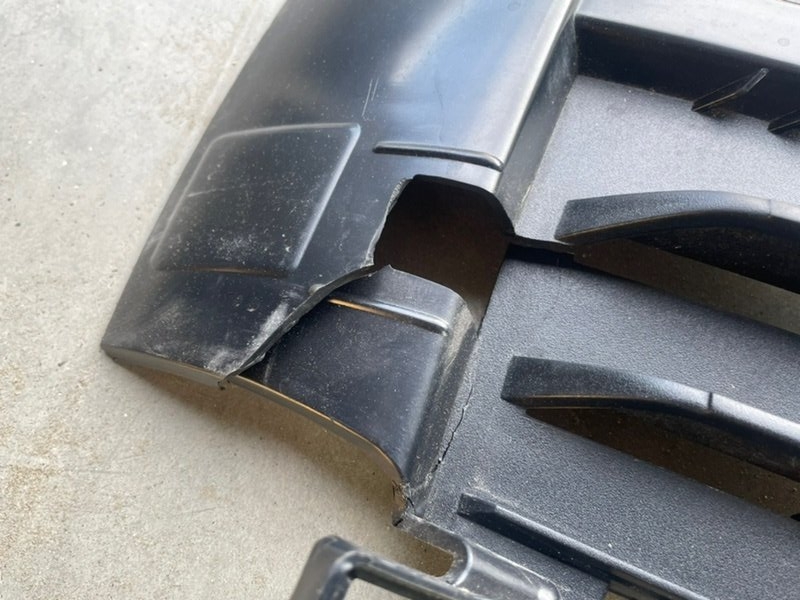 Решетка в бампер правая