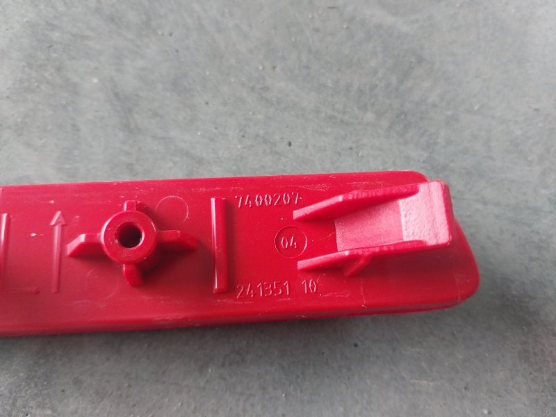 Отражатель в бампер задний левый