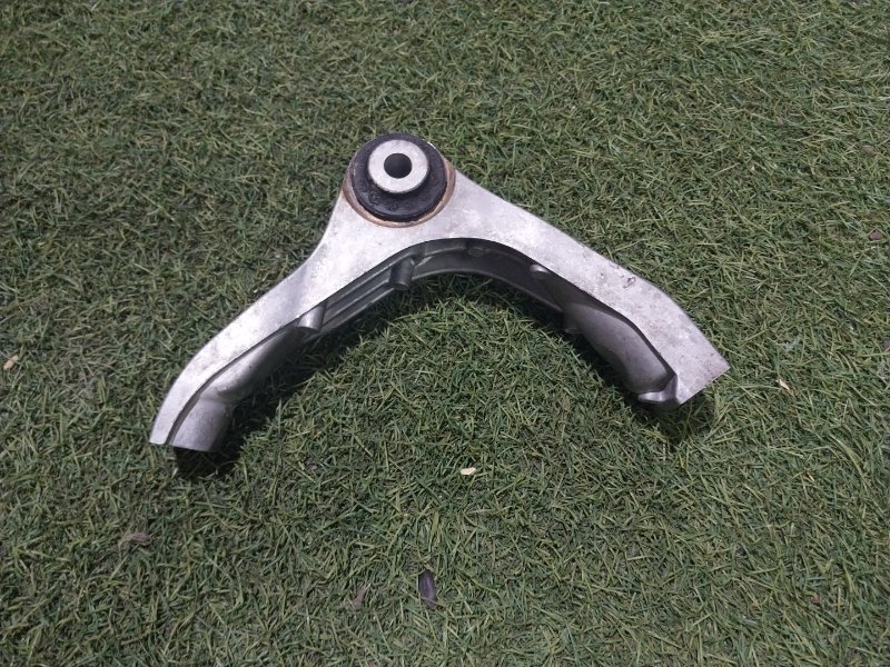 Кронштейн генератора