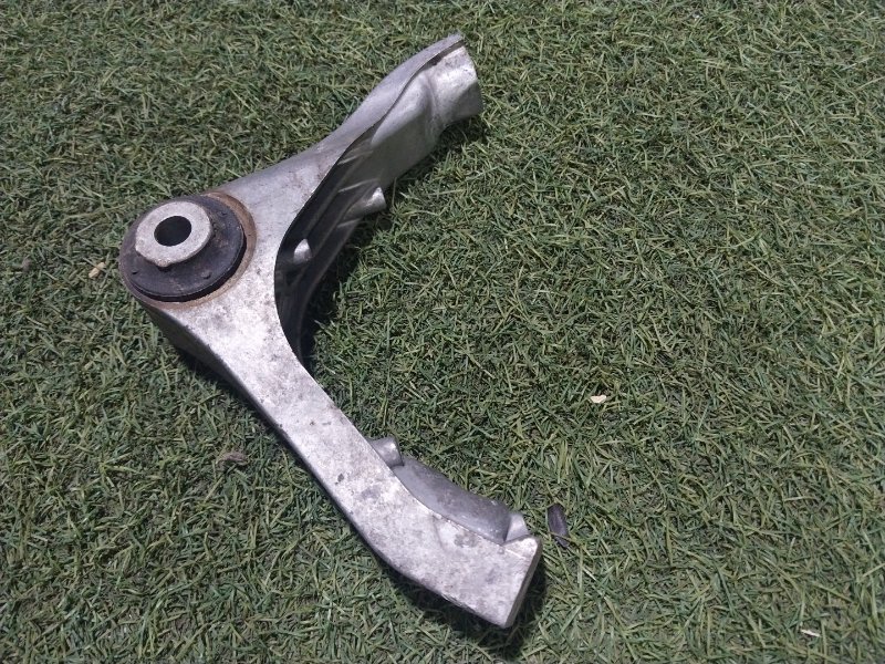 Кронштейн генератора