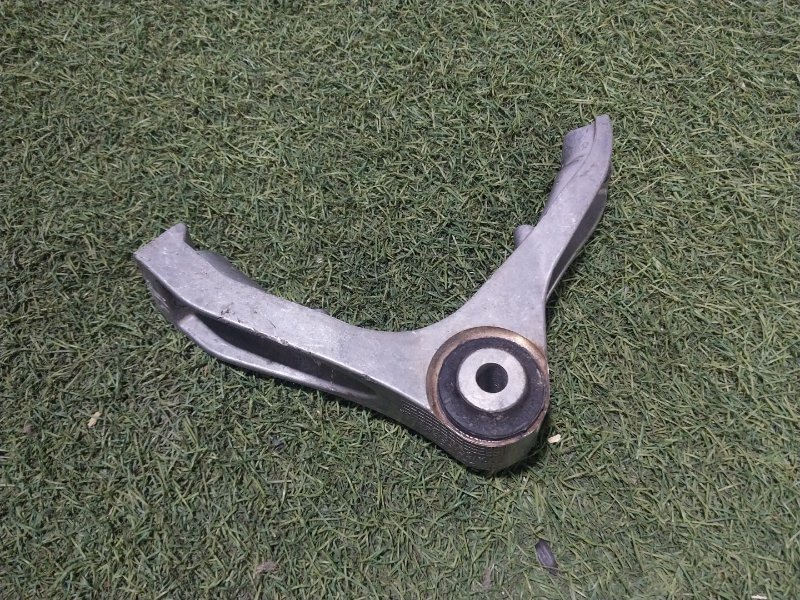 Кронштейн генератора