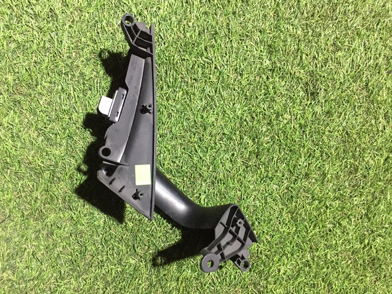 Ручка двери передней наружная правая