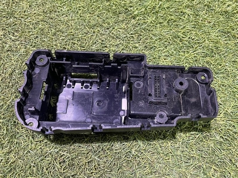 Кронштейн крепления торпедо