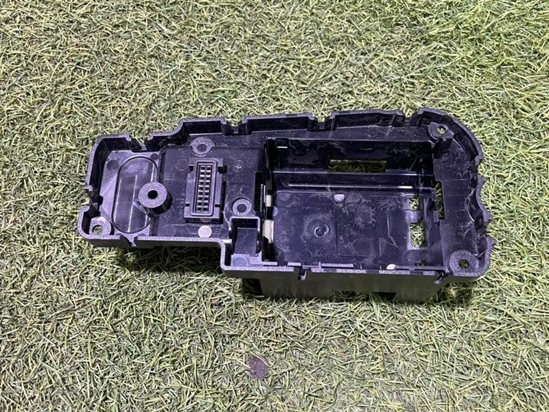 Кронштейн крепления торпедо