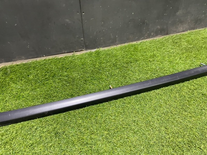 Рейлинг (релинг) правый (планка на крышу)