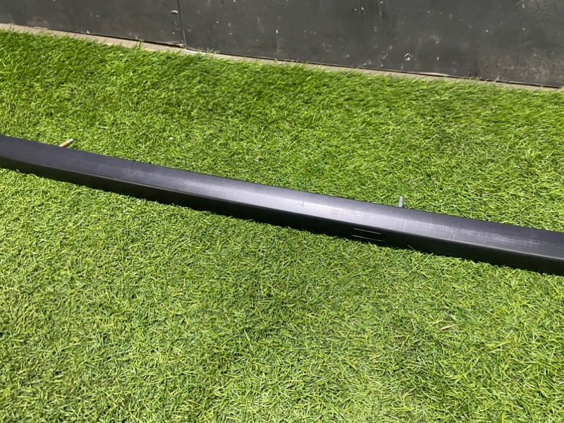 Рейлинг (релинг) правый (планка на крышу)