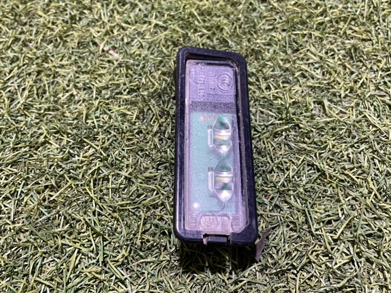 Фонарь подсветки номера