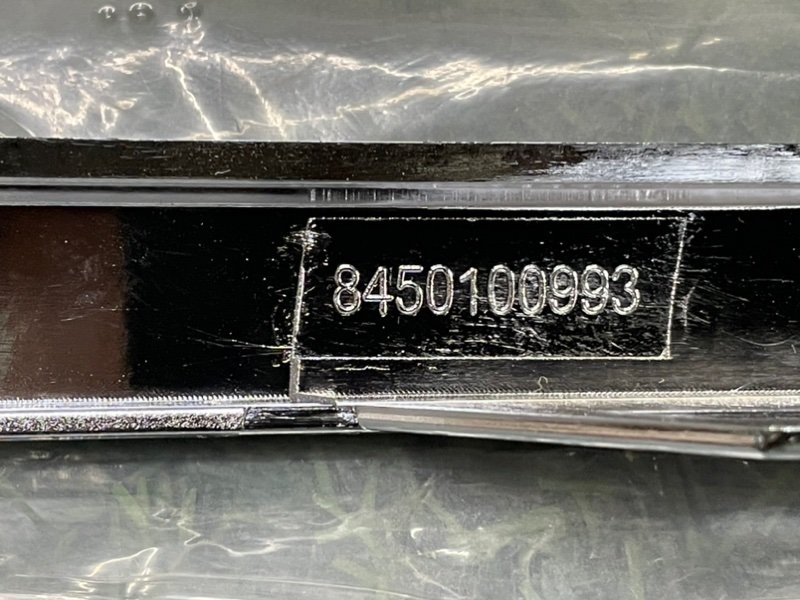 Молдинг переднего бампера левый