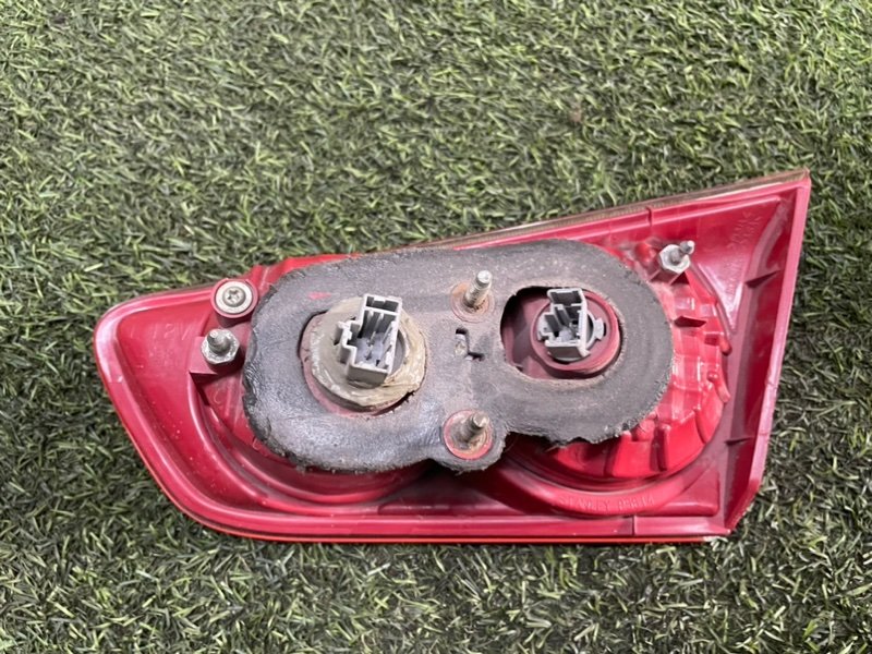 Фонарь задний внутренний левый