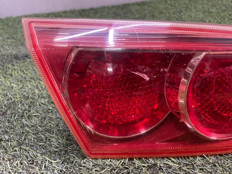 Фонарь задний внутренний левый