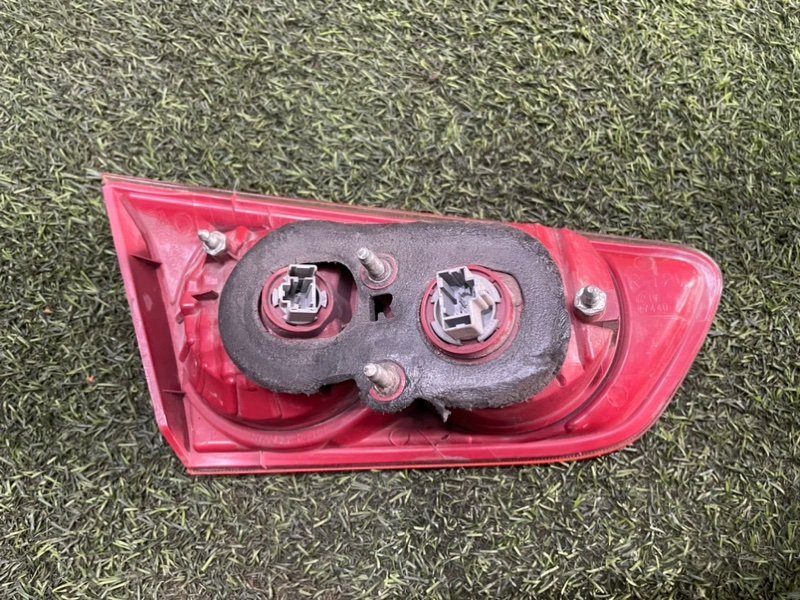 Фонарь задний внутренний правый