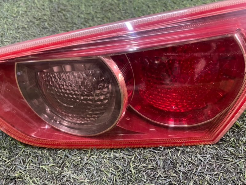 Фонарь задний внутренний правый