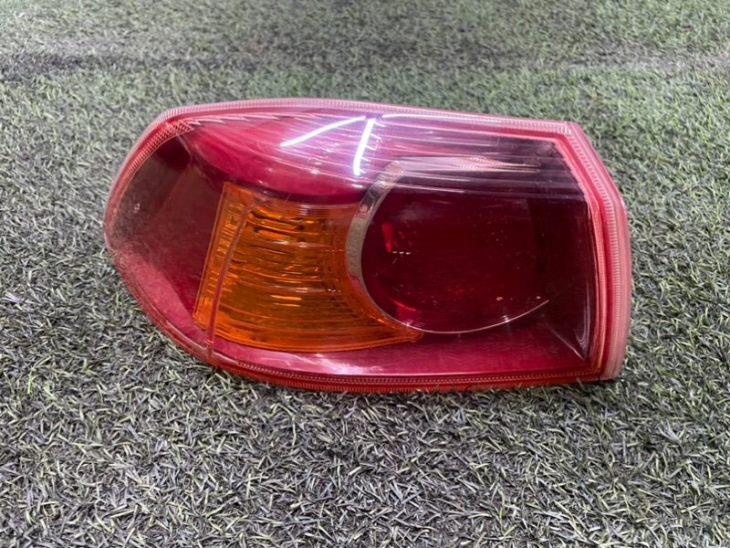 Фонарь задний наружный левый