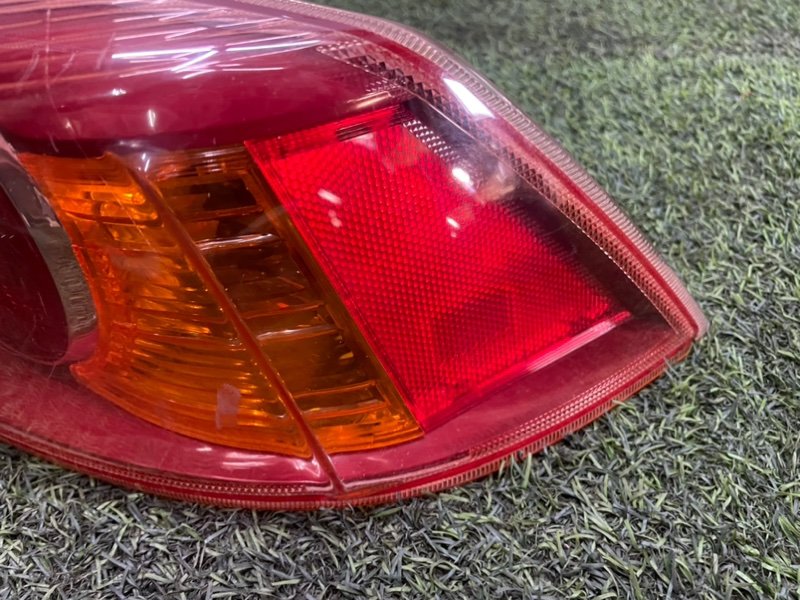 Фонарь задний наружный правый