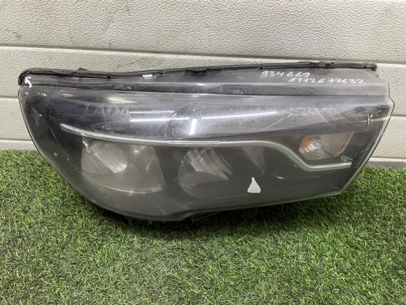 Фара правая