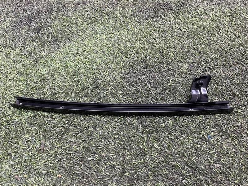 Направляющая стекла двери