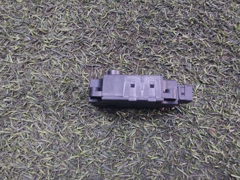 Моторчик заслонки печки