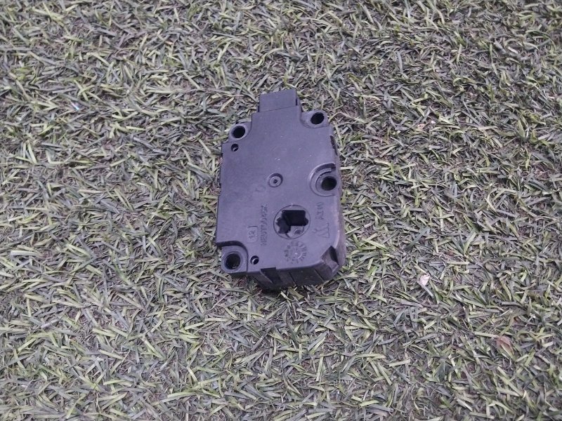 Моторчик заслонки печки