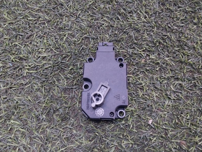 Моторчик заслонки печки