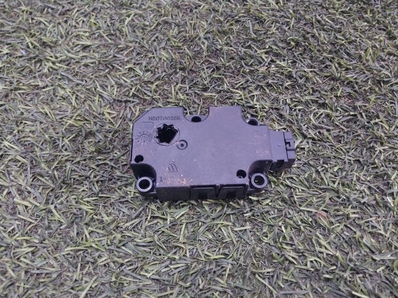 Моторчик заслонки печки