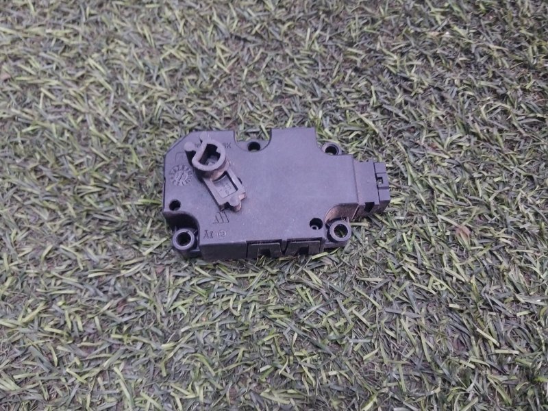 Моторчик заслонки печки