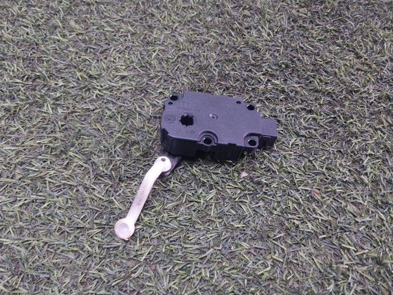 Моторчик заслонки печки