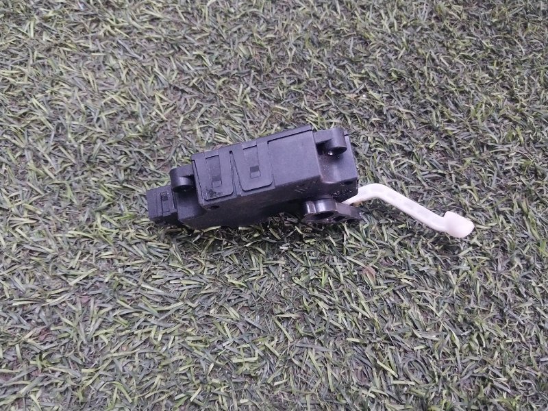 Моторчик заслонки печки