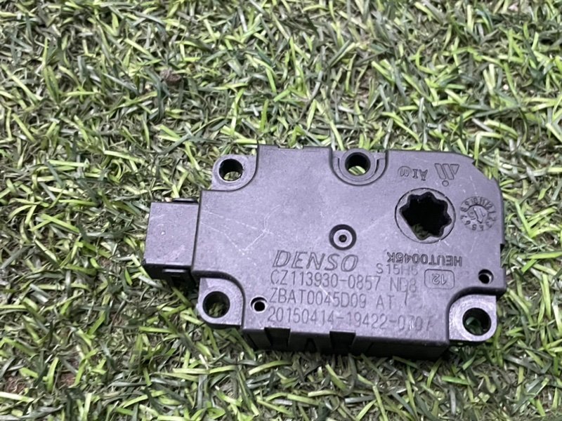 Моторчик заслонки печки