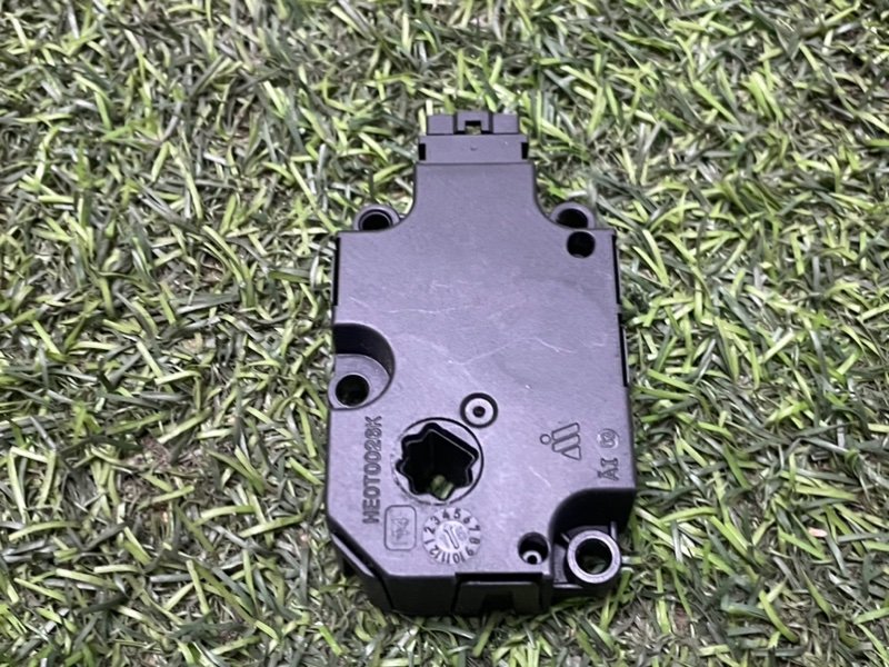 Моторчик заслонки печки