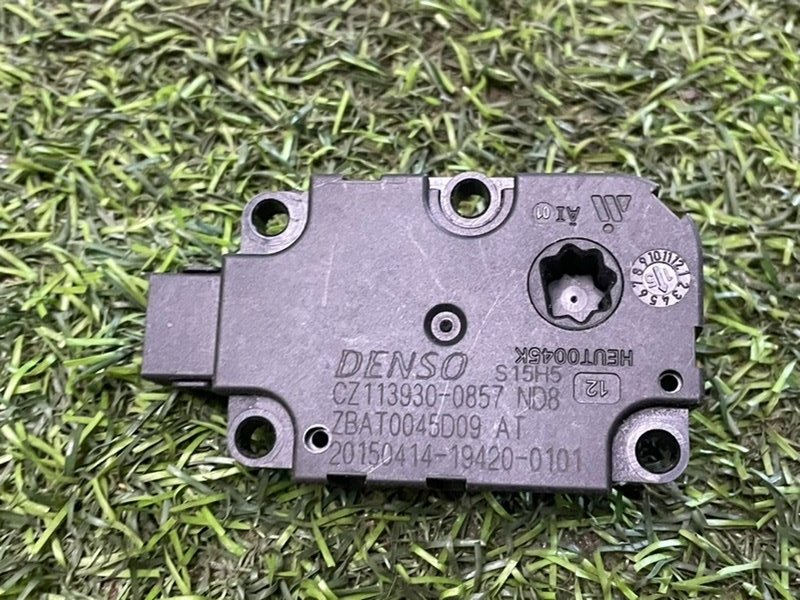 Моторчик заслонки печки