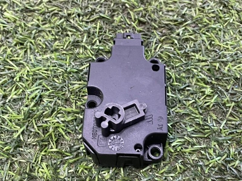 Моторчик заслонки печки