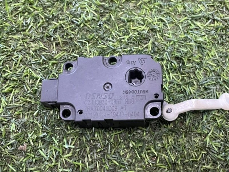 Моторчик заслонки печки