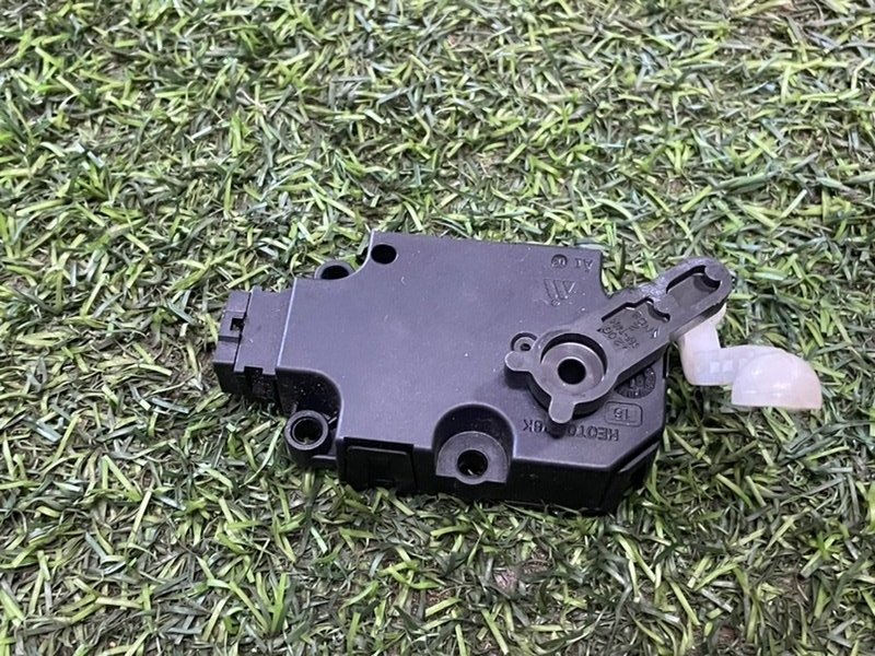 Моторчик заслонки печки