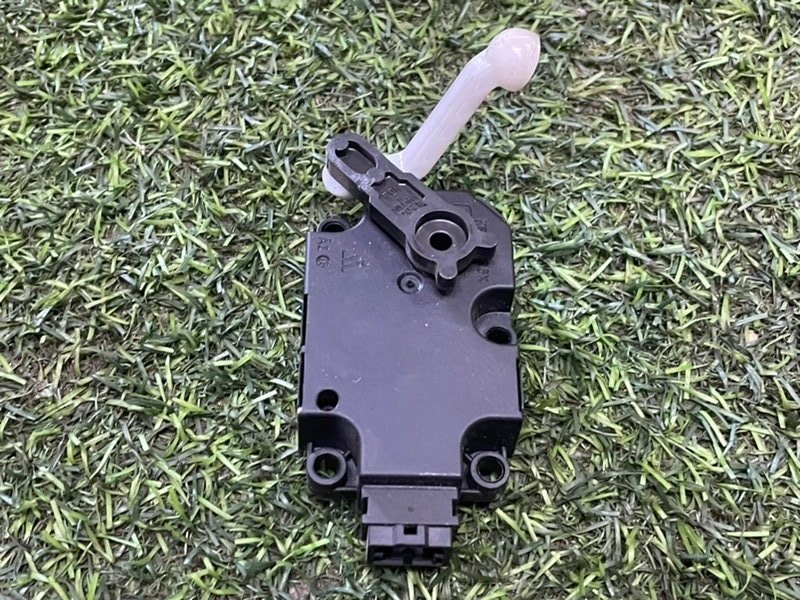 Моторчик заслонки печки