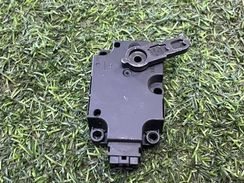 Моторчик заслонки печки