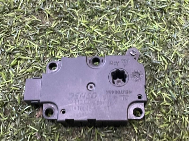 Моторчик заслонки печки