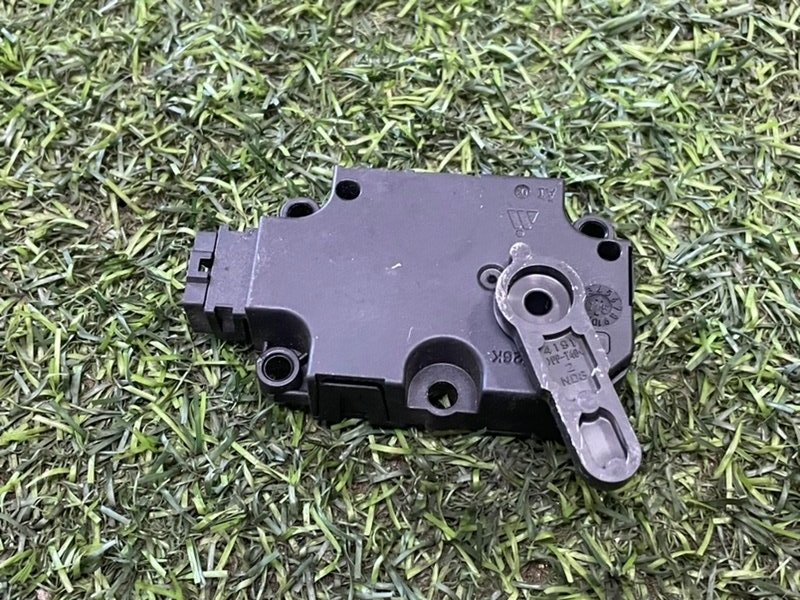 Моторчик заслонки печки