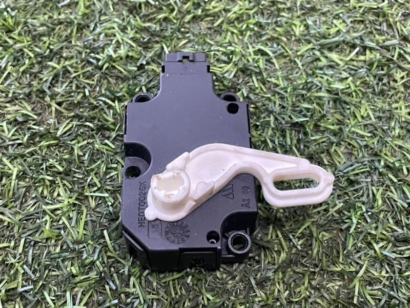 Моторчик заслонки печки