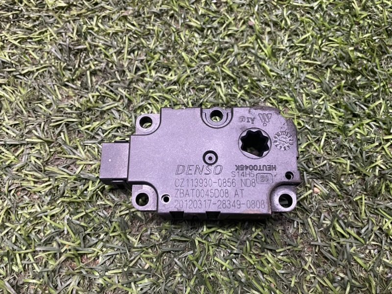 Моторчик заслонки печки