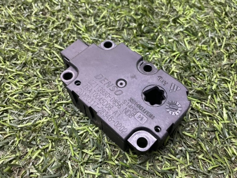 Моторчик заслонки печки