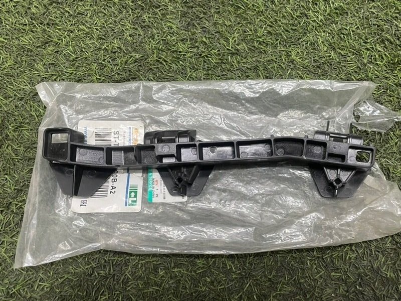 Кронштейн фар левый