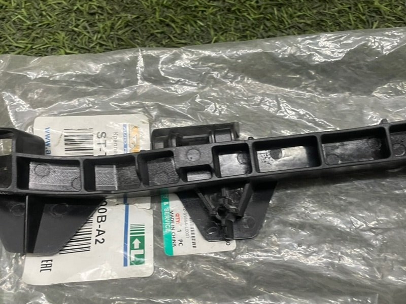 Кронштейн фар левый