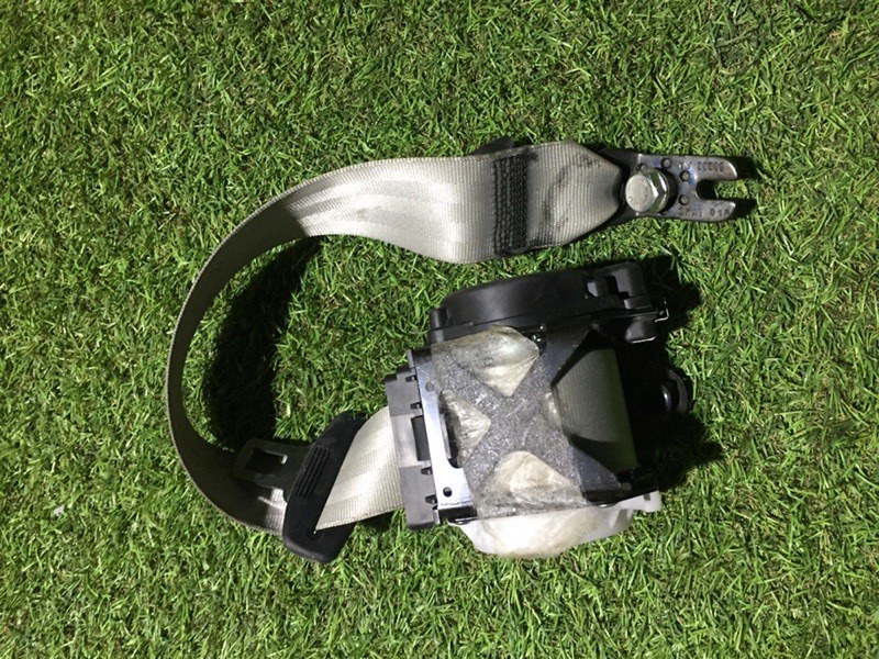 Ремень безопасности