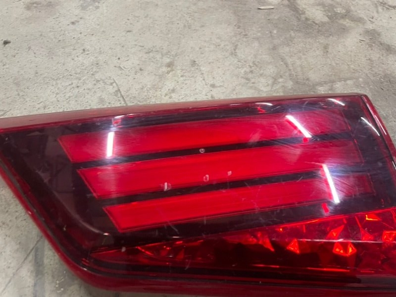 Фонарь задний внутренний правый