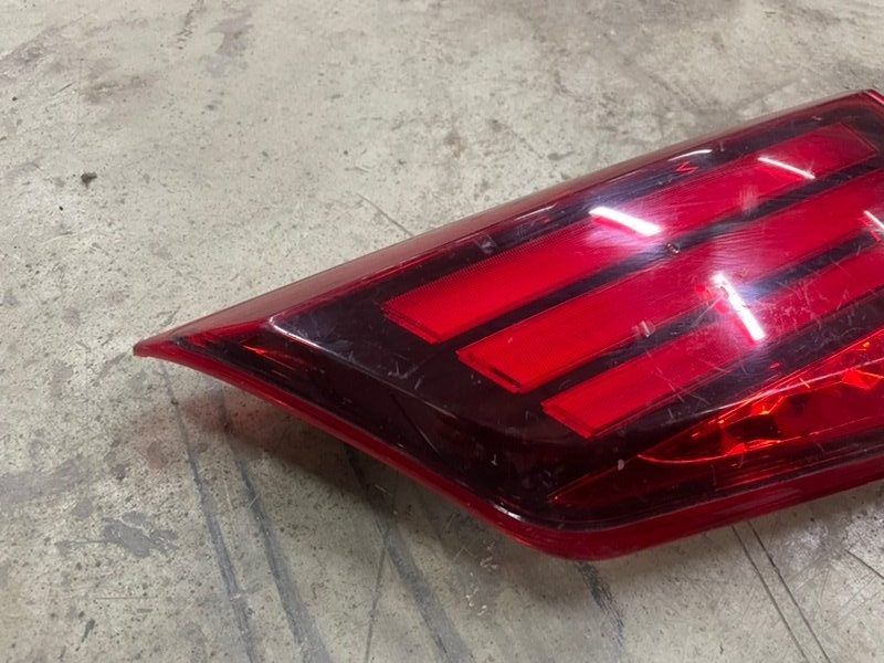 Фонарь задний внутренний правый