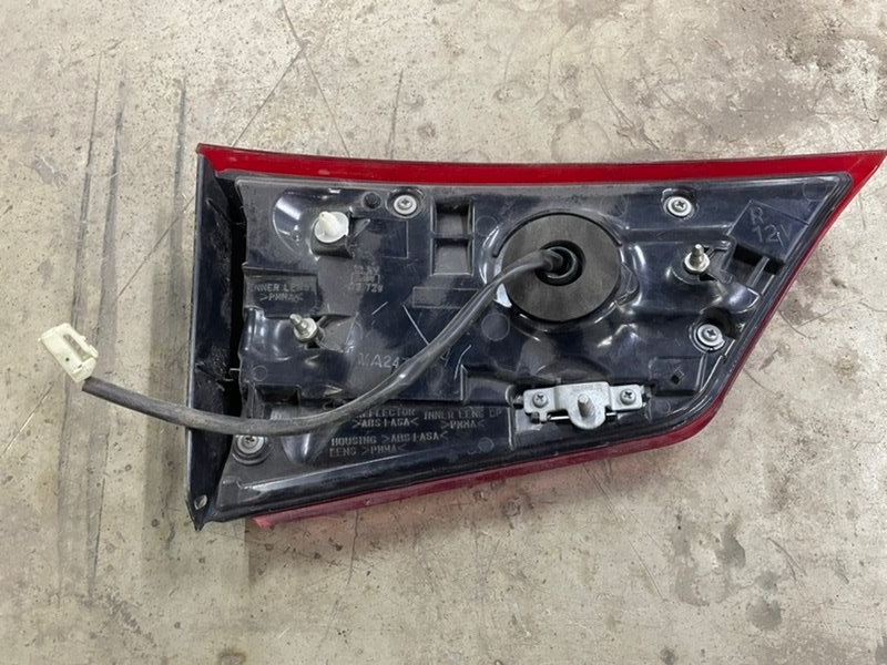 Фонарь задний внутренний правый